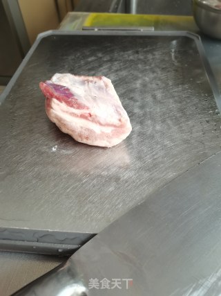 粉蒸肉的做法步骤：1