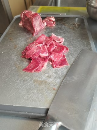 金针菇肥牛的做法步骤：1