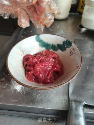 金针菇肥牛的做法步骤：5