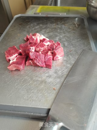 番茄牛腩的做法步骤：2