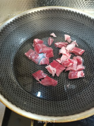 番茄牛腩的做法步骤：3