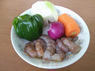 虾仁时蔬炒饭的做法步骤：1