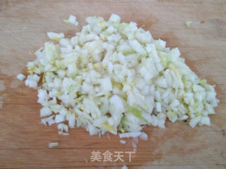 虾仁时蔬炒饭的做法步骤：4