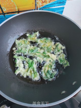 酥炸花椒芽的做法步骤：6