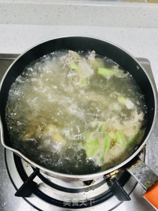 菌菇鸭汤的做法步骤：4