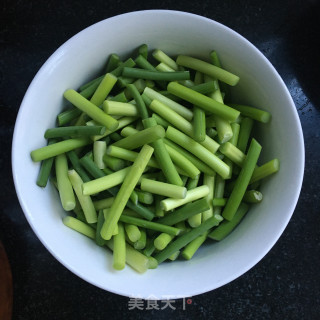 蒜苔炒腊肉的做法步骤：4