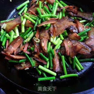 蒜苔炒腊肉的做法步骤：7