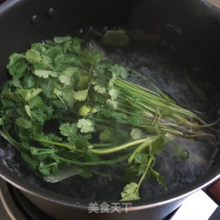 香菜生姜枸杞水的做法步骤：5