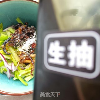 油鸡枞菌拌嫩芹菜的做法步骤：10