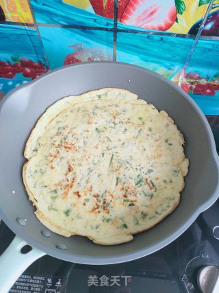 花椒芽鸡蛋饼的做法步骤：4