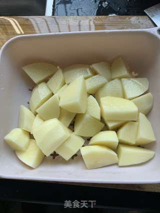 番茄土豆炖牛肉的做法步骤：2