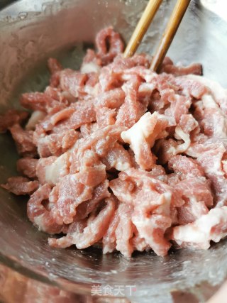 折耳根炒肉丝的做法步骤：5