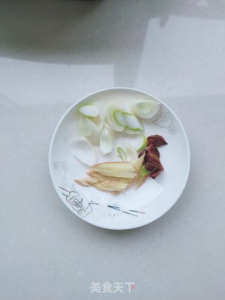 鸡块白菜炖粉条的做法步骤：4