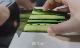 炝拌黄瓜的做法步骤：1
