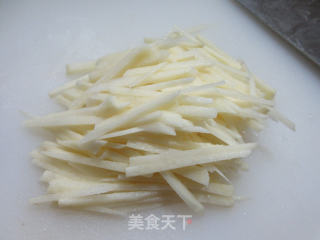 香椿拌土豆丝的做法步骤：2
