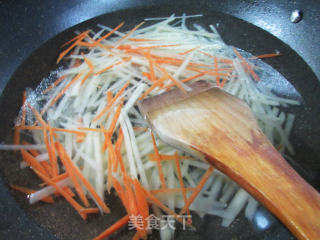 香椿拌土豆丝的做法步骤：4