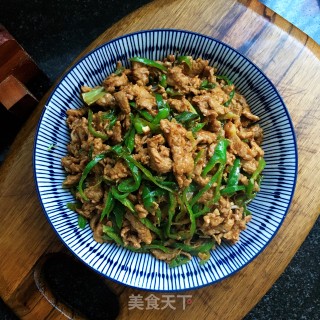 青椒葱丝炒羊肉的做法步骤：12