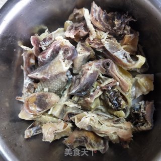 茶树菇焖腊鸡的做法步骤：1