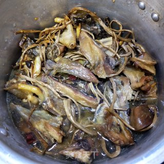茶树菇焖腊鸡的做法步骤：10