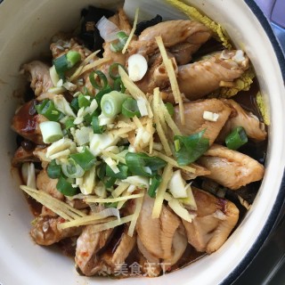 辣酱娃娃菜鸡翅焖锅的做法步骤：10