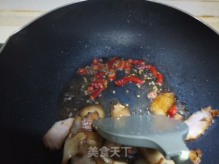 腊肉炒藠头的做法步骤：6