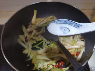 腊肉炒藠头的做法步骤：9