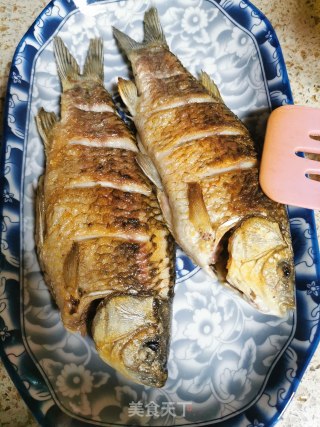 红烧鲫鱼的做法步骤：6