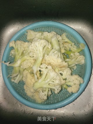 干煸菜花的做法步骤：1