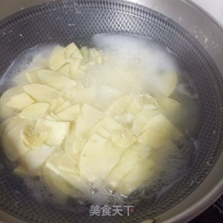 荷兰豆炒冬笋的做法步骤：4