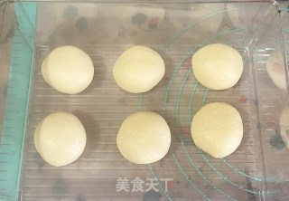 肉松满满巨柔软！奶香肉松小餐包~的做法步骤：6