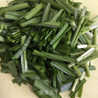 豆皮炒韭菜的做法步骤：3