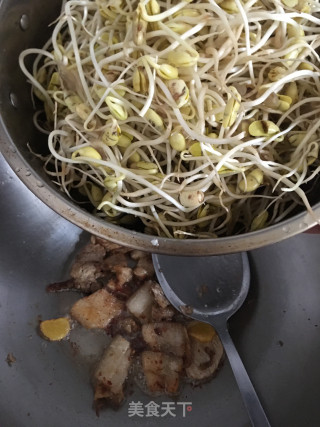 双丸肉片黄豆芽汤的做法步骤：5