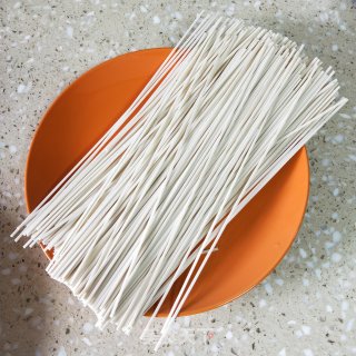鲜虾汤面的做法步骤：3