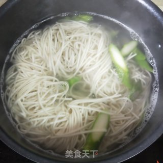 鲜虾汤面的做法步骤：15