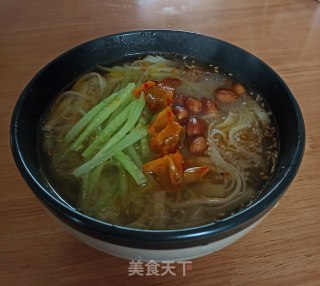 酸辣面的做法步骤：5