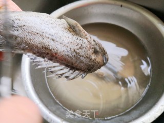 黑鱼汤的做法步骤：1