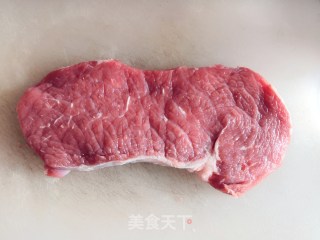 煎牛排的做法步骤：1