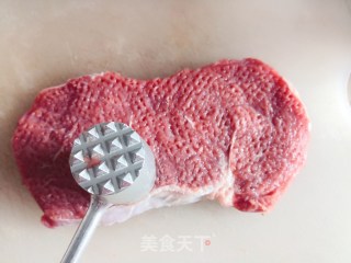 煎牛排的做法步骤：2