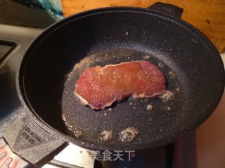 煎牛排的做法步骤：5