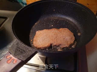 煎牛排的做法步骤：6