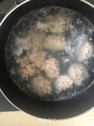 青菜叶肉丸子汤的做法步骤：4