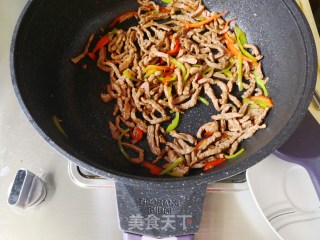 牛肉炒辣椒的做法步骤：6
