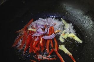 红薯粉丝炒豆芽的做法步骤：4