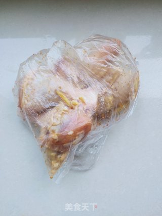 蒜香烤鸡腿的做法步骤：2