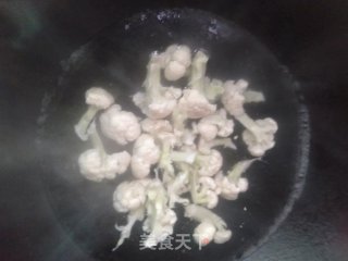 椒香花菜的做法步骤：2