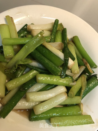 素炒蒜苗的做法步骤：3