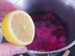 雪梨玫瑰花的做法步骤：4