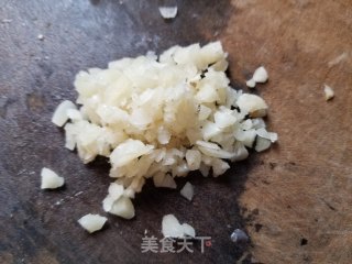 腊肉蘑菇炒荷兰豆的做法步骤：4