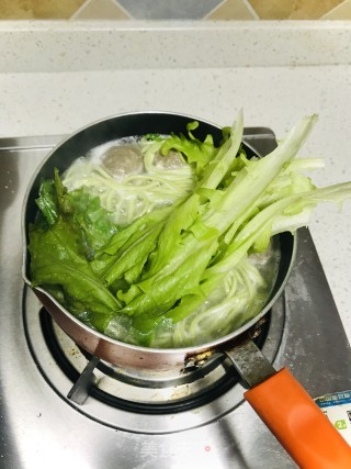 牛肉丸菠菜面的做法步骤：5