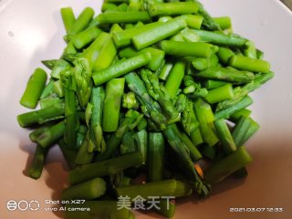 鸡蛋炒芦笋的做法步骤：3